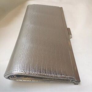 Chic Silver Textured Clutch